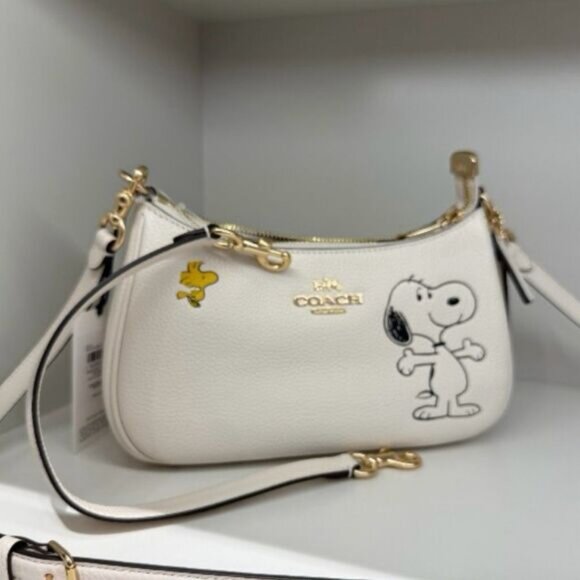 Coach X Peanuts Leather Teri Shoulder Bag With Snoopy Crossbody Purse - Picture 1 of 6